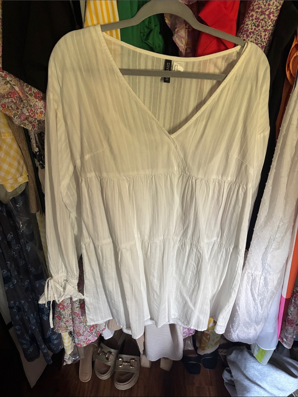 White V-Neck Long Sleeve Tunic dress